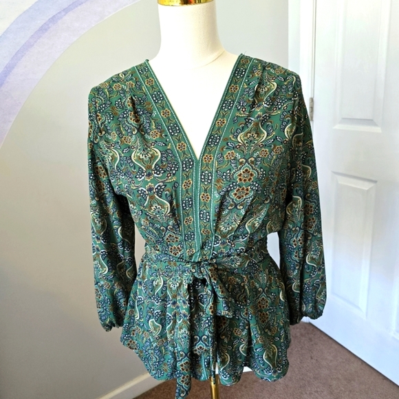 Max Studio Tops - Max Studio | Medium | Green Paisley Clinched Tie Waisted Top
